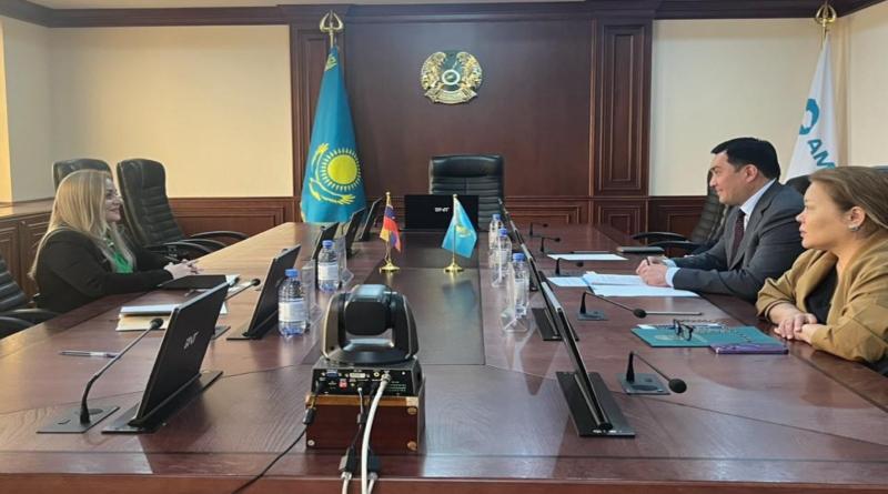 Ministro Saab y gobernador Cedeño planean impulsar la industria venezolana